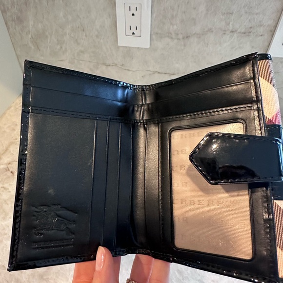 Burberry Authentic Supernova Check Wallet Beige and Black - Picture 7 of 13
